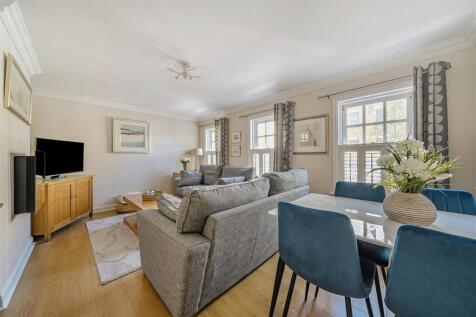 Sitting dining room