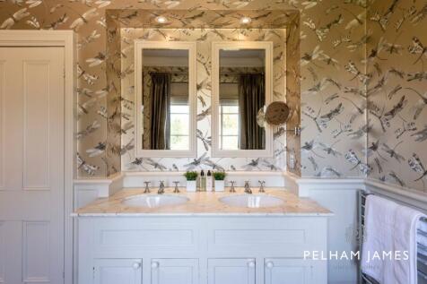 Principal En Suite, Uffington Manor, Uffington