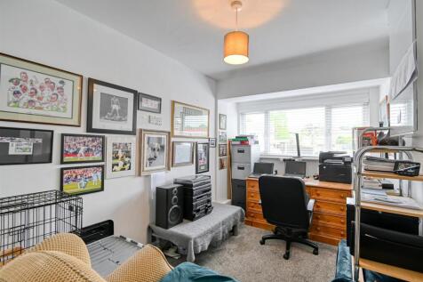 23 Cann Hall Drive-26.jpg