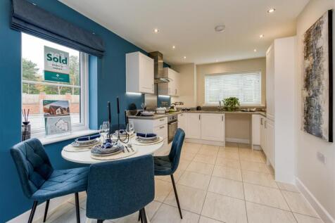 28 Cobham Close-03.jpg