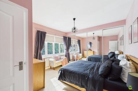 Presented by Robert at EweMove Bexleyheath and Dar