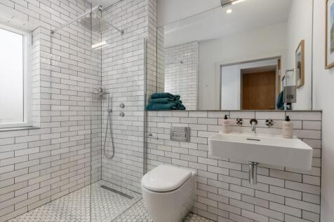 6 bed, 4 bath Detached in Edinburgh - Photo 11