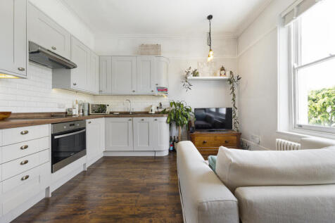 A spacious and stylish two bedroom furnished apartment, that has been newly refurbished and is located just moments from Northcote Road and Clapham Junction Station. This bright property comprises of