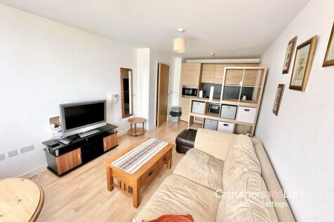 Open Plan Lounge / Kitchen