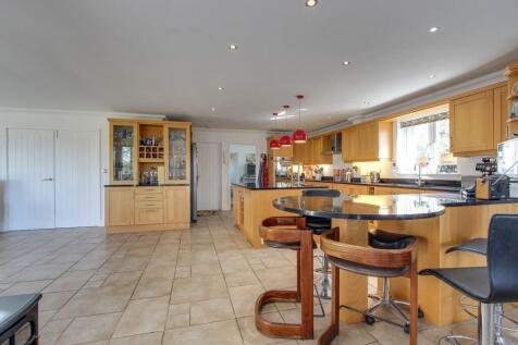 Open Plan Family Room/Kitchen