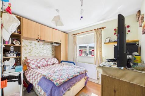 Downstairs Bedroom (3)