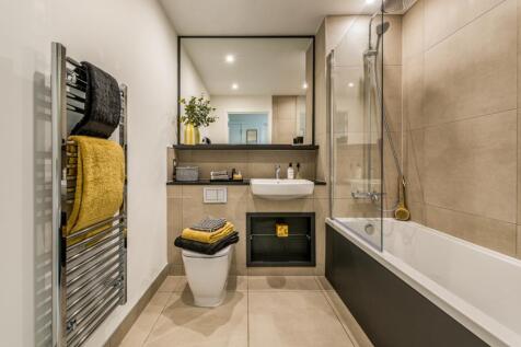 Dagenham Green 1 bed show