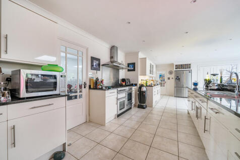 1354201-3-68caeee...