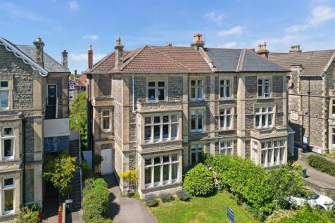 8 bed, 2 bath Semi-Detached in Bristol - Photo 34
