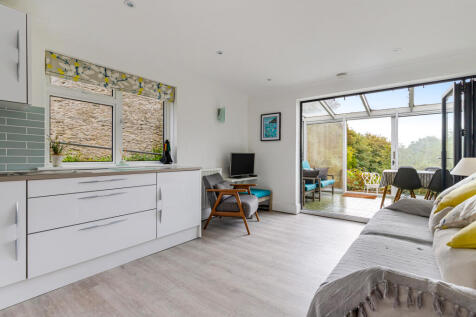 A13 - Flat 3 Whiteladies New Road Stoke Fleming - 