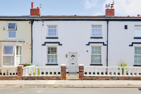 Nestled in the vibrant area of Brunswick Parade, Liverpool, this charming one-bedroom mid-terrace house presents an excellent opportunity for first-time buyers. The property is beautifully decorated t