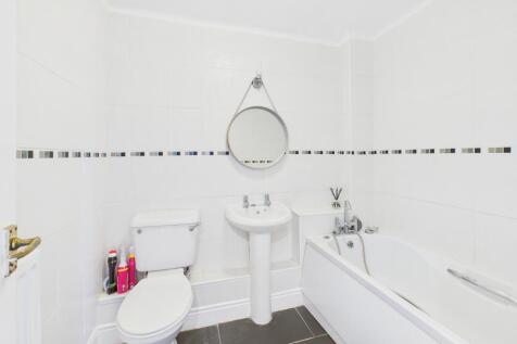 CAM04968G0-PR0058-STILL014