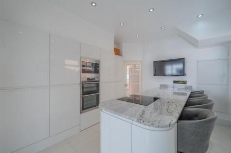 194 The Highway-32.jpg