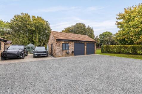 Double Garage/Workshop
