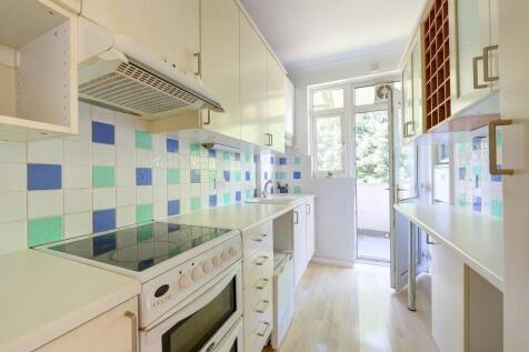 Kitchen (Medium).jpg