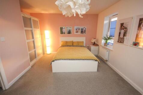 bedroom 2.JPG