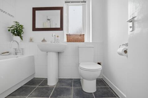 9_bathroom