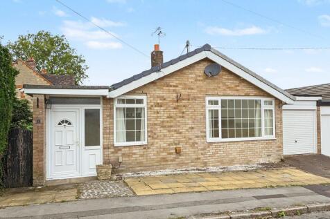 1 Hillwood Close