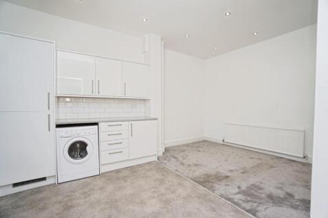 KITCHEN/LIVING AREA