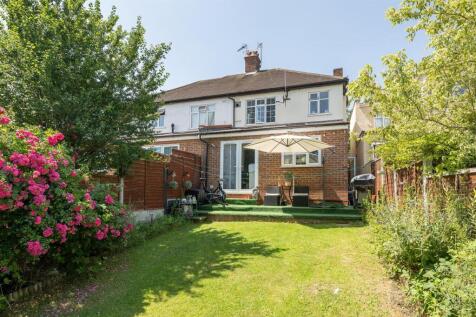 South View Drive, E18