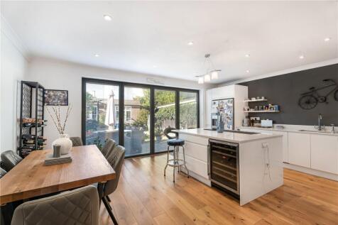 Kitchen/Dining