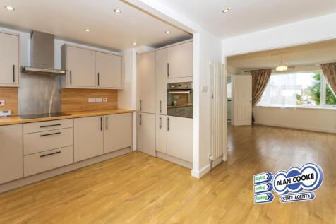 FITTED KITCHEN