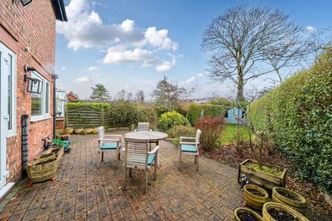 Rear Garden - Rayleigh Bowdon - EweMove Sale