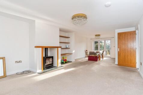 Open Plan Lounge/ Dining Room