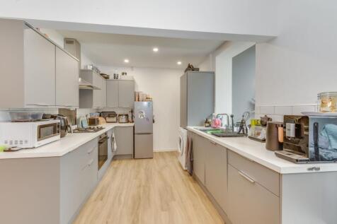 KITCHEN/DINER AND LIVING ROOM