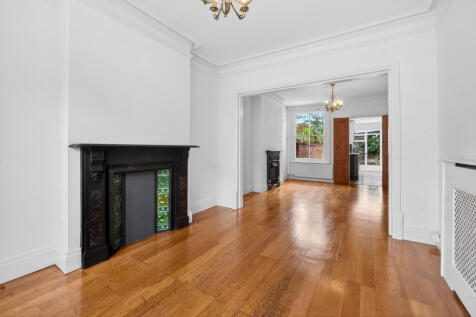 Living Room (2)