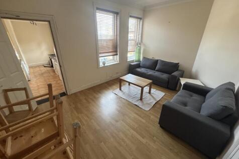 4 Bedroom Flat in NE2 3DB