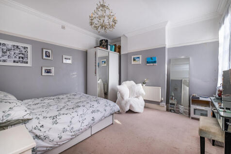 6 bed, 3 bath Semi-Detached in glasgow - Photo 10