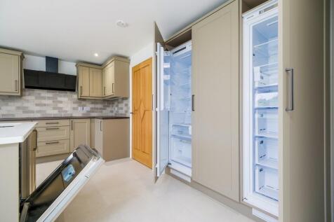 1440px-Elm Tree V...