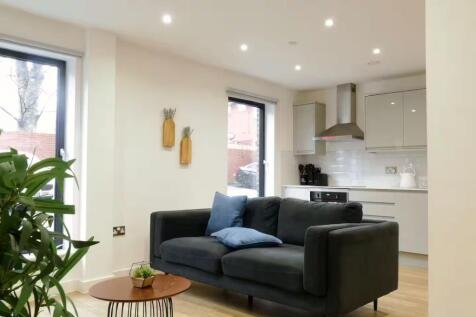 NEW & EXCLUSIVE - Abode are delighted to bring to the market this beautiful 2 bedroom apartment, fully furnished. Located in a very popular area of Manchester. Close to local town centre with all avai