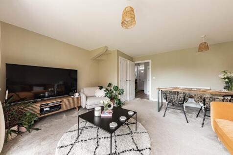 Living Room (1)