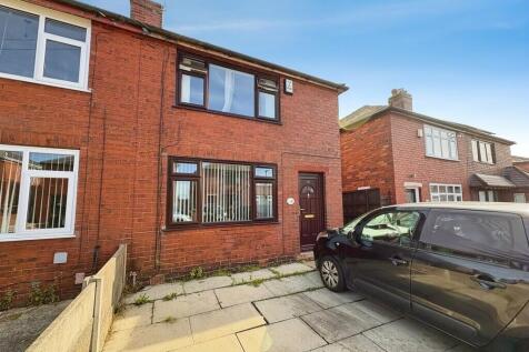 3 Bedroom Semi-Detached in WN7 5HF