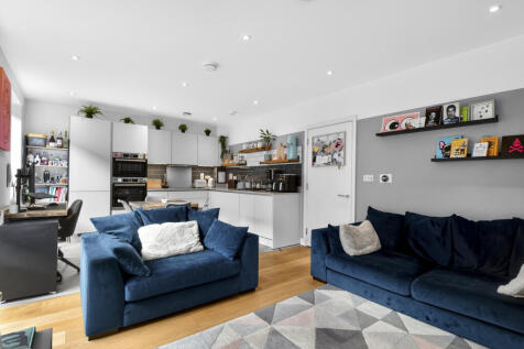 Lounge / Kitchen