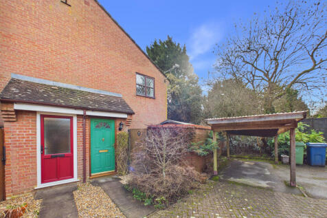 CAM02536G0-PR0050-STILL015