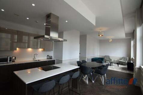 We are proud to present to the market this FIRST FLOOR EXECUTIVE APARTMENT situated within the popular Tower Building development close to the River Mersey. The property benefits from being fully furn