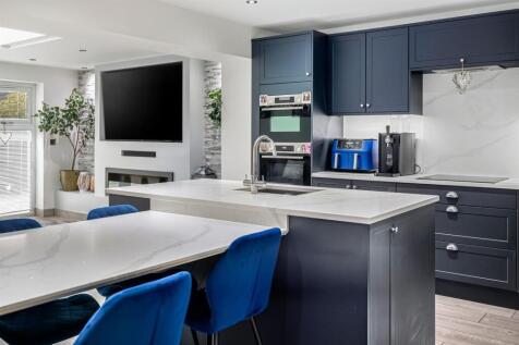 Kitchen/Family Hub