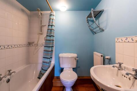 Bedroom 2 En-Suite Bathroom