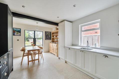 1332077-10-6890d5...