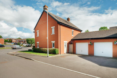 Double Garage & Parking