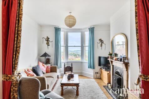 KITCHEN/DINER/SITTING ROOM
