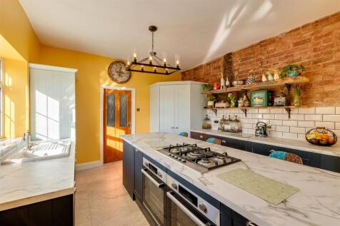 934 garstang rd_7.jpg