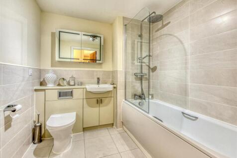 14 Clock Gardens-10.jpg