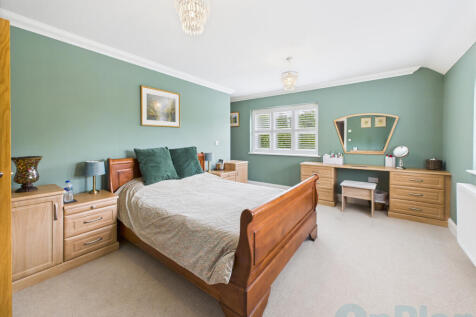 CAM04024G0-PR0028-STILL037