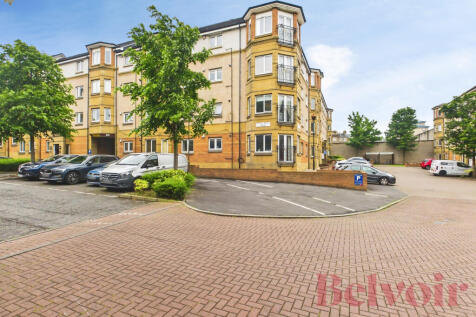 This furnished two bedroom flat is available to let in the popular Dalry area of Edinburgh, offering practical city living with excellent public transport links.