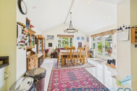 CAM01870G0-PR0161...