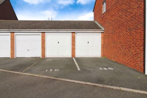 Double Garage & Parking